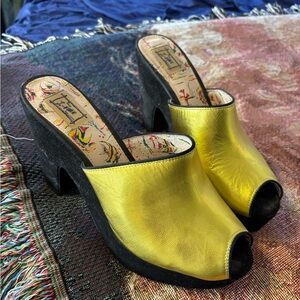 miss l fire 9 41 black gold wedges brand new